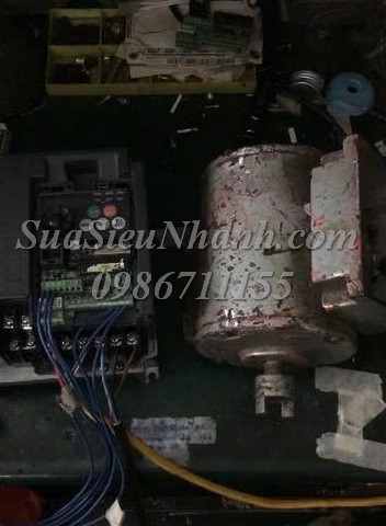 Sửa Biến tần 1.5kW MITSUBISHI FR-E740-1.5K C055Tình trạng khách báo Lỗi nguồn; Sửa chữa Biến tần 1.5kW MITSUBISHI; Model: FR-E740-1.5K Serial: C055 Lỗi nguồn