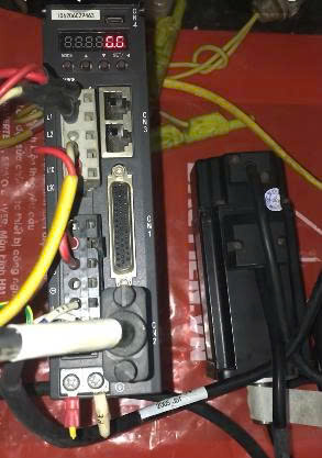 Sửa SERVO DRIVER 400W INVT 400W SV-DA200-0R2-2-N0 9463 Màn hình hiển thị mất led nhưng máy vẫn hoạt động bình thường; Sửa chữa SERVO DRIVER 400W INVT 400W; Model: SV-DA200-0R2-2-N0 Serial: 9463; Màn hình hiển thị mất led nhưng máy vẫn hoạt động bình thường